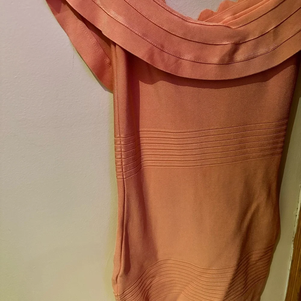 COPY - House of CB off shoulder midi bandage dress - Picture 3 of 6